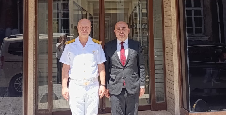 Çanakkale Boğaz ve Garnizon Komutanı Tuğamiral Mustafa BİÇEN İl Müdürümüz Hakan TUNCERLİ’yi Ziyaret Etti